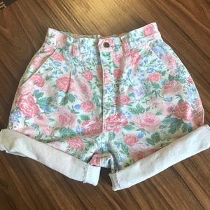 Lee Vintage 90’s High Waisted Shorts